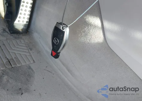 2016 Mercedes-Benz E 350 4Matic z USA, uszkodzony, nr VIN WDDHF8JBXGB196565